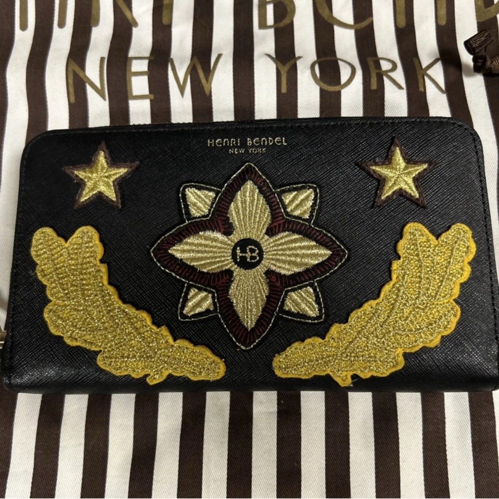 Henri Bendel Limited Edition Military Patch Tote and Wallet Set - Picture 15 of 16